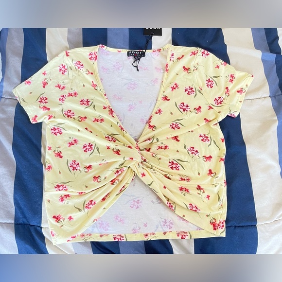 Cropped Front Knotted Shirt - Picture 1 of 4